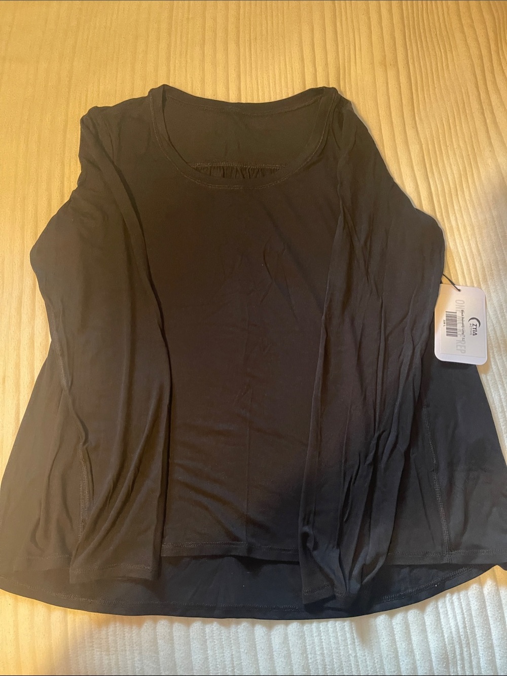 Women's Black Scoop Neck Long Sleeve Top